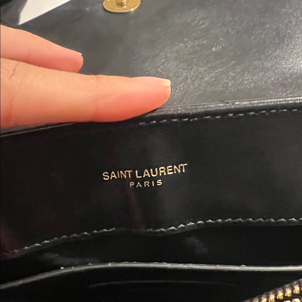Saint Laurent - Loulou Small Leather Shoulder Bag - Black - Picture 11 of 15